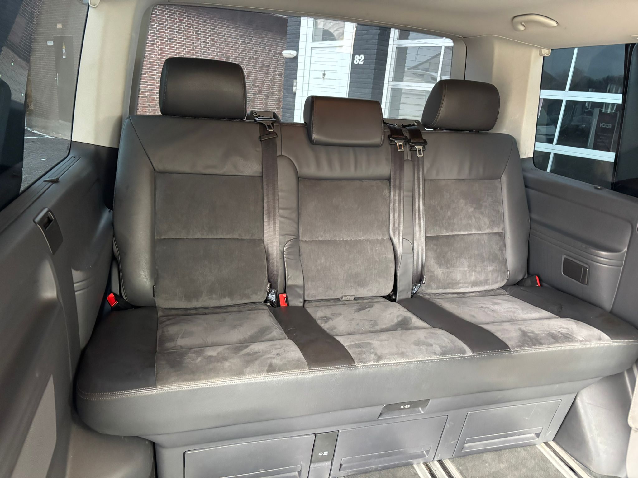 Volkswagen Multivan 2.0TDI DSG 4 Motion - Image 19